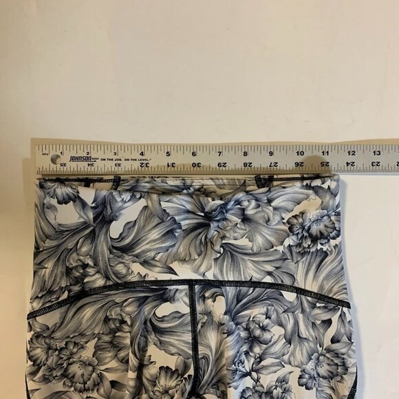Lululemon Womens Train Times 19" Light Garden White Blk/Blk Yoga Leggings SZ 4 - Picture 9 of 12